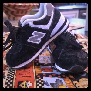 Toddler sneakers size 6